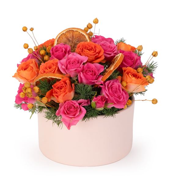Subtle Freshness Renkli Gül Aranjmanı